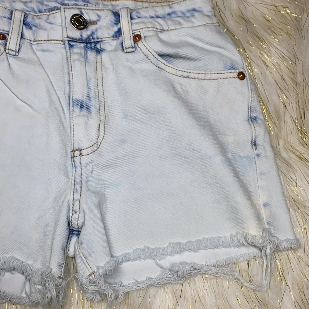 Wild Fable - White Stonewashed Mom Short Size 0 - Picture 2 of 6